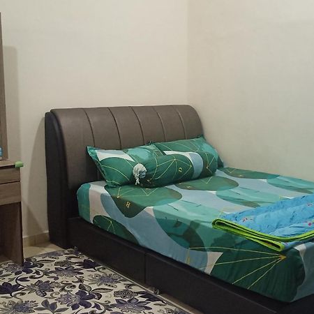 Illa Bella Homestay Jasin Экстерьер фото