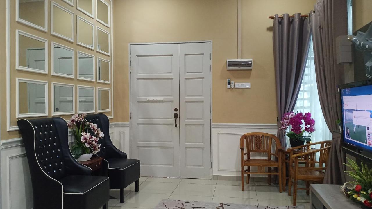 Illa Bella Homestay Jasin Экстерьер фото