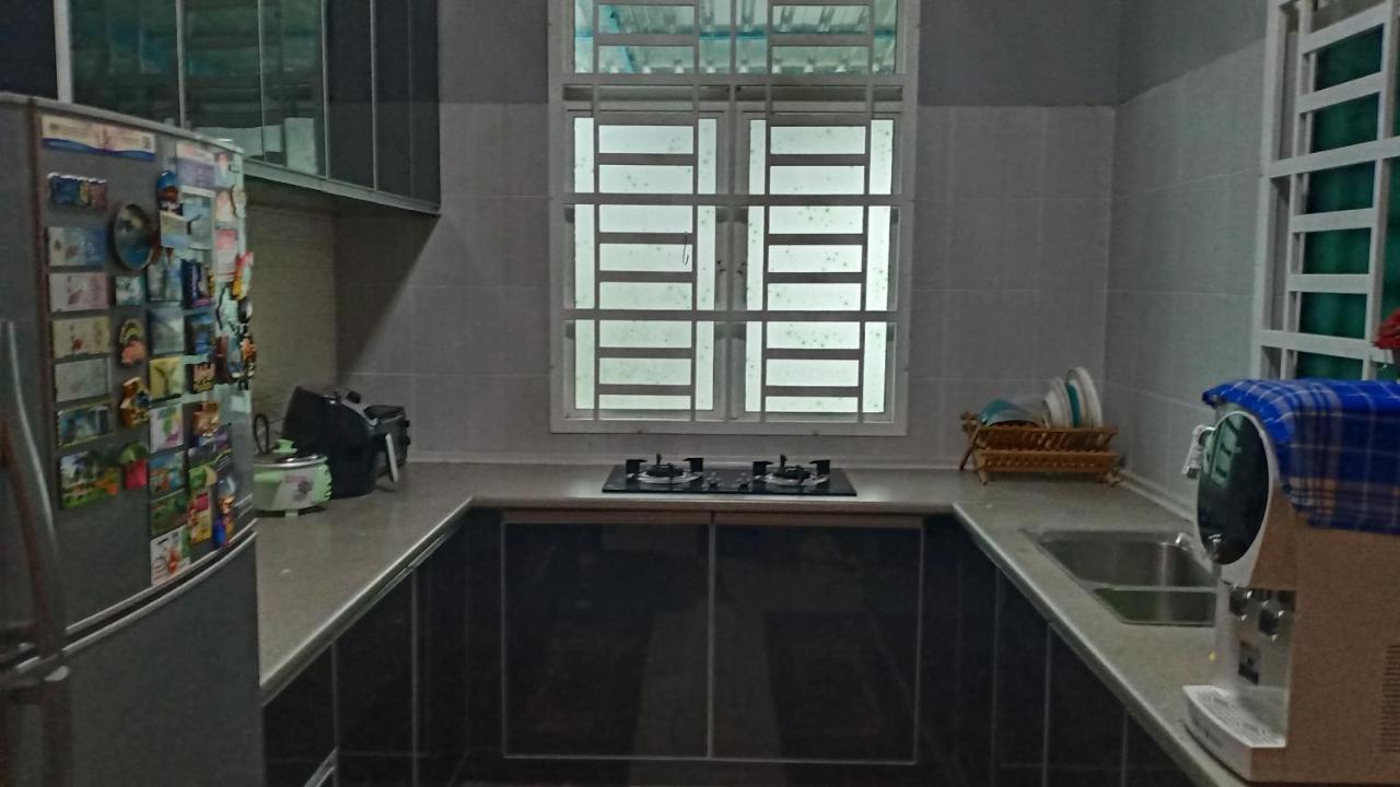 Illa Bella Homestay Jasin Экстерьер фото