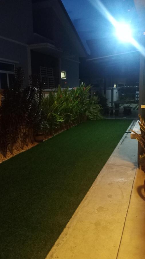 Illa Bella Homestay Jasin Экстерьер фото